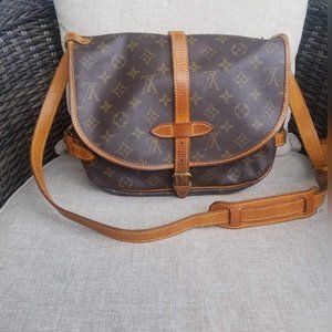 Louis Vuitton Saumur 30 Crossbody